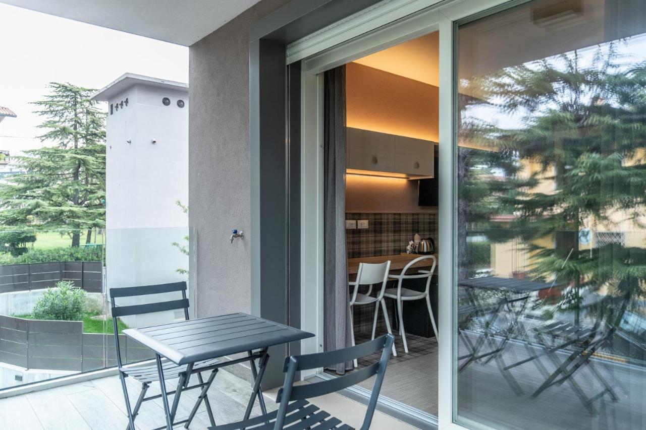 Sei Garda Apartments Peschiera del Garda Bagian luar foto
