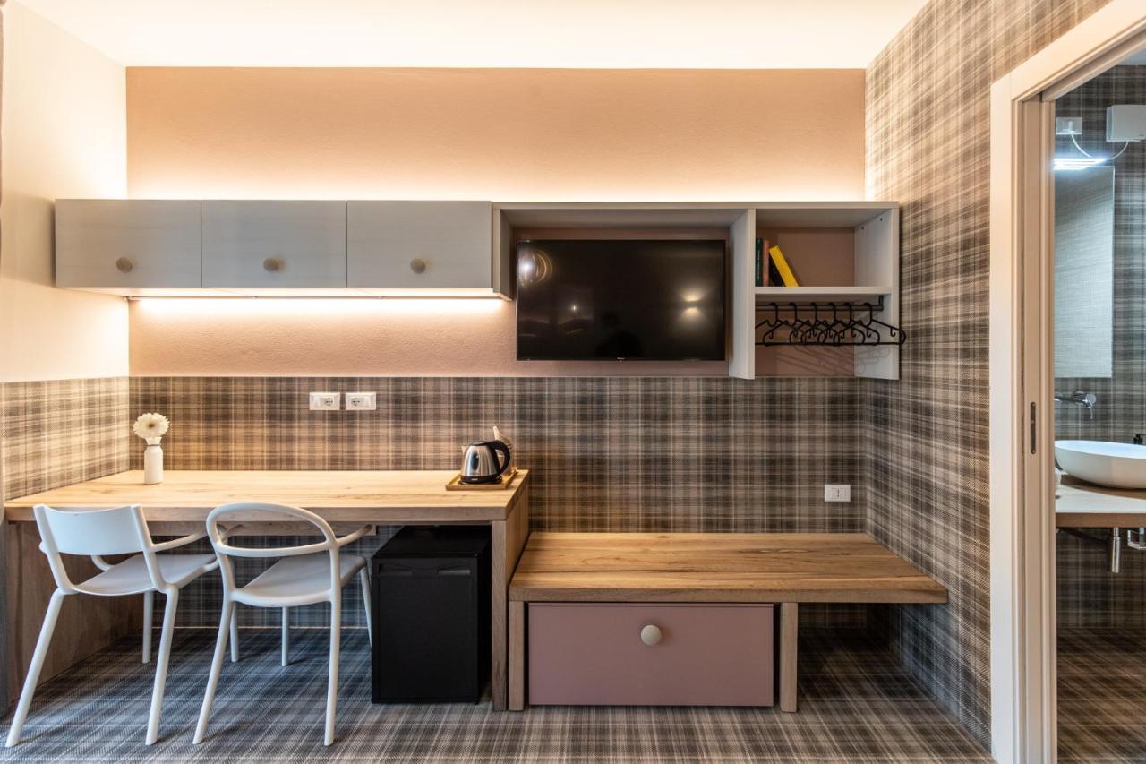 Sei Garda Apartments Peschiera del Garda Bagian luar foto