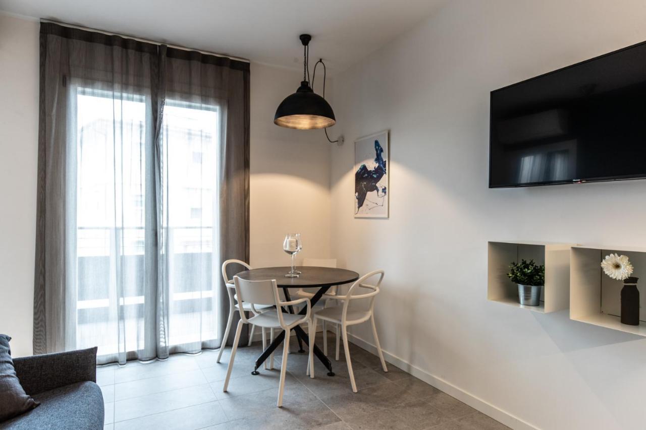 Sei Garda Apartments Peschiera del Garda Bagian luar foto